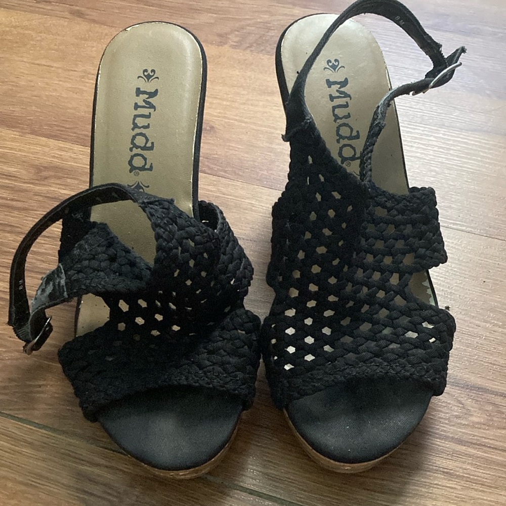 Mudd Black Wedge Wedges with Woven Design